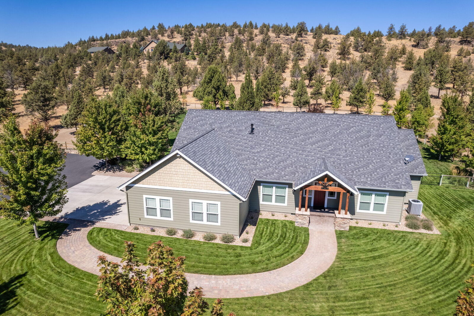 Property Photo:  10135 NW Coyner Avenue  OR 97756