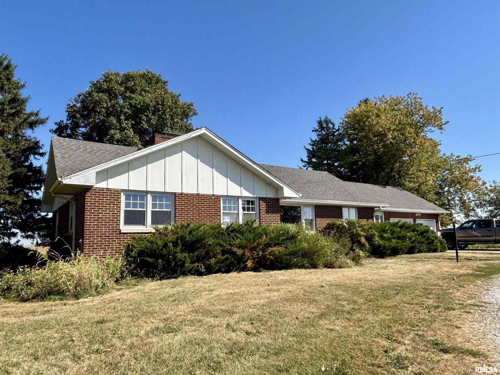 Property Photo: 2499 Eureka Road IL 61530