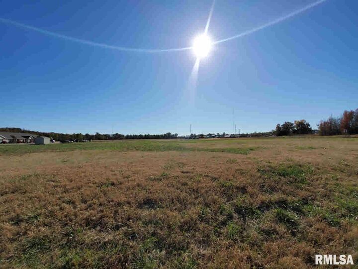 972 S Commercial Street  Harrisburg IL 62946 photo