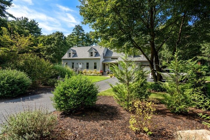 Property Photo:  9 Mayflower Ln  MA 02770