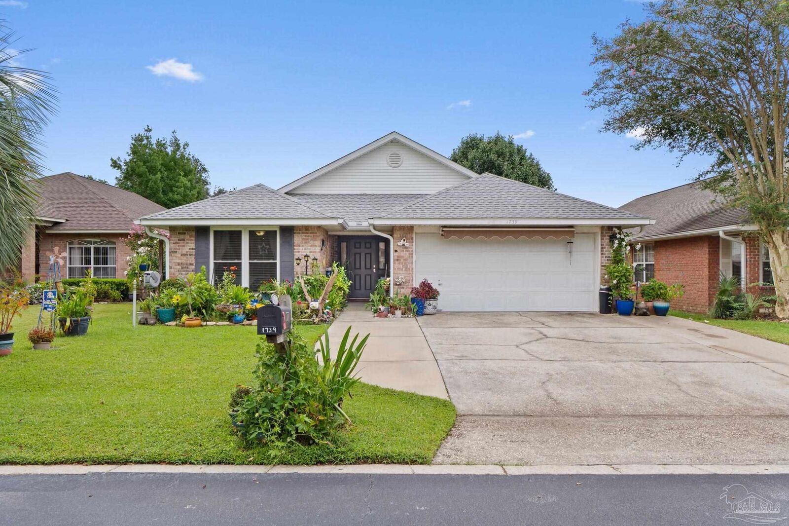 Property Photo: 1739 Ivalea Cir FL 32566