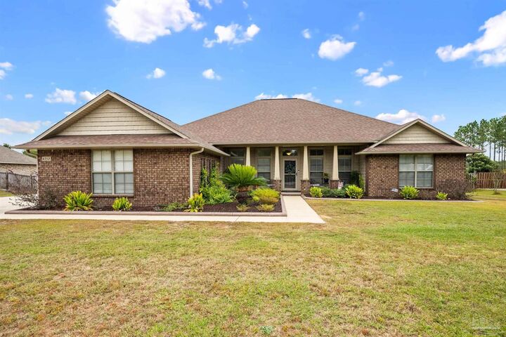 Property Photo:  4752 Nichols Creek Rd  FL 32583 