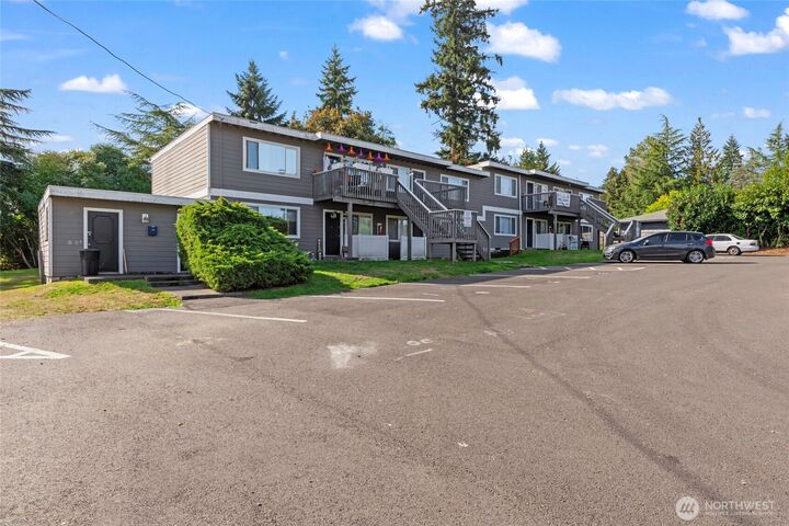 6608  106th Street  Puyallup WA 98373 photo