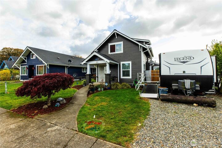 Property Photo:  828 E 51st Street  WA 98404
