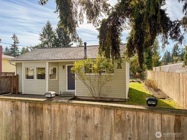 Property Photo:  5916  207th Place SW  WA 98036