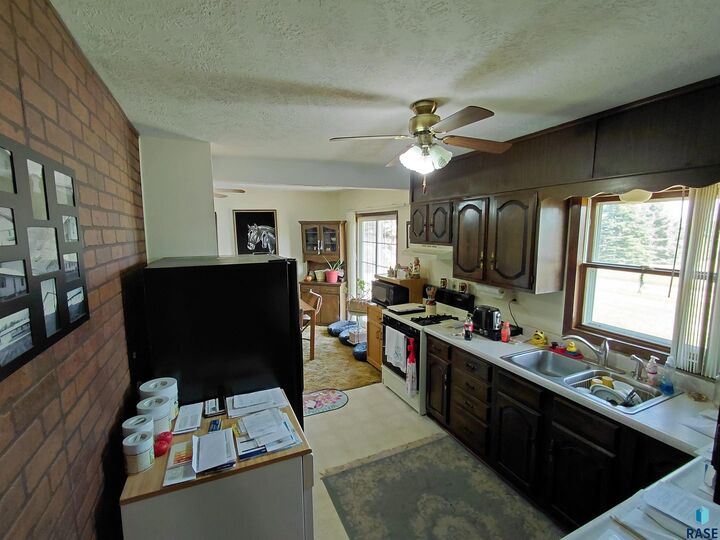 Property Photo:  47165 273 St  SD 57032