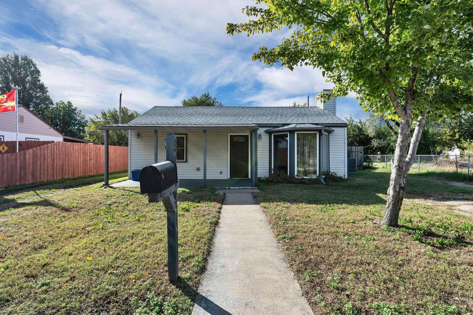 Property Photo:  5139 S Meadowview Ave  KS 67216-3534