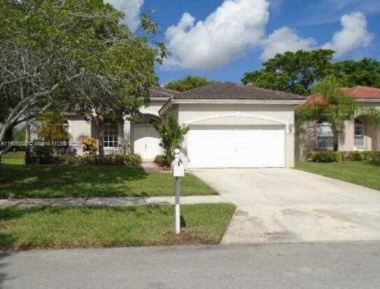 Property Photo: 540 SE 23rd Ln FL 33033