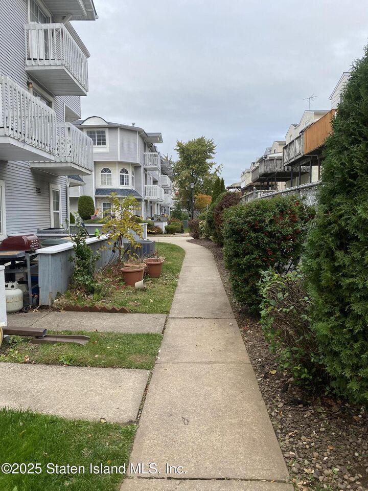 Property Photo: 45 A Country Drive E NY 10314