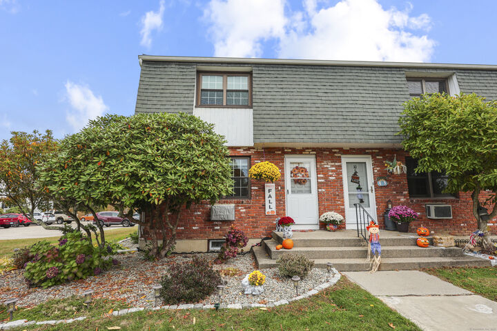 Property Photo:  80 Wellswood Road Apt 9  CT 06231