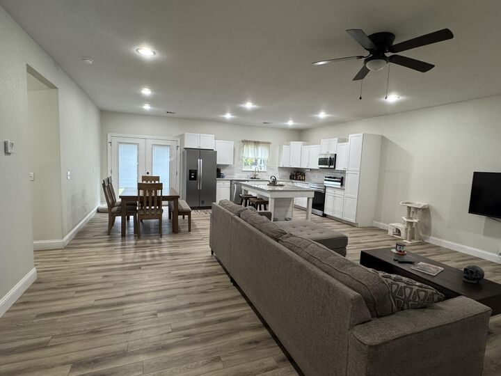 Property Photo:  140 Park Valley Court  MO 64831