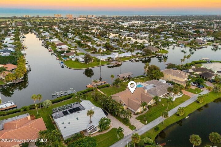 Property Photo:  839 Hawksbill Island Drive   32937 