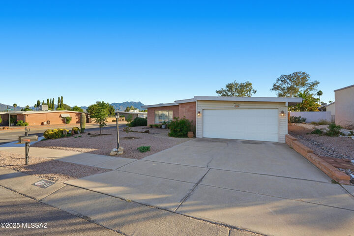 Property Photo:  425 W San Ignacio  AZ 85614