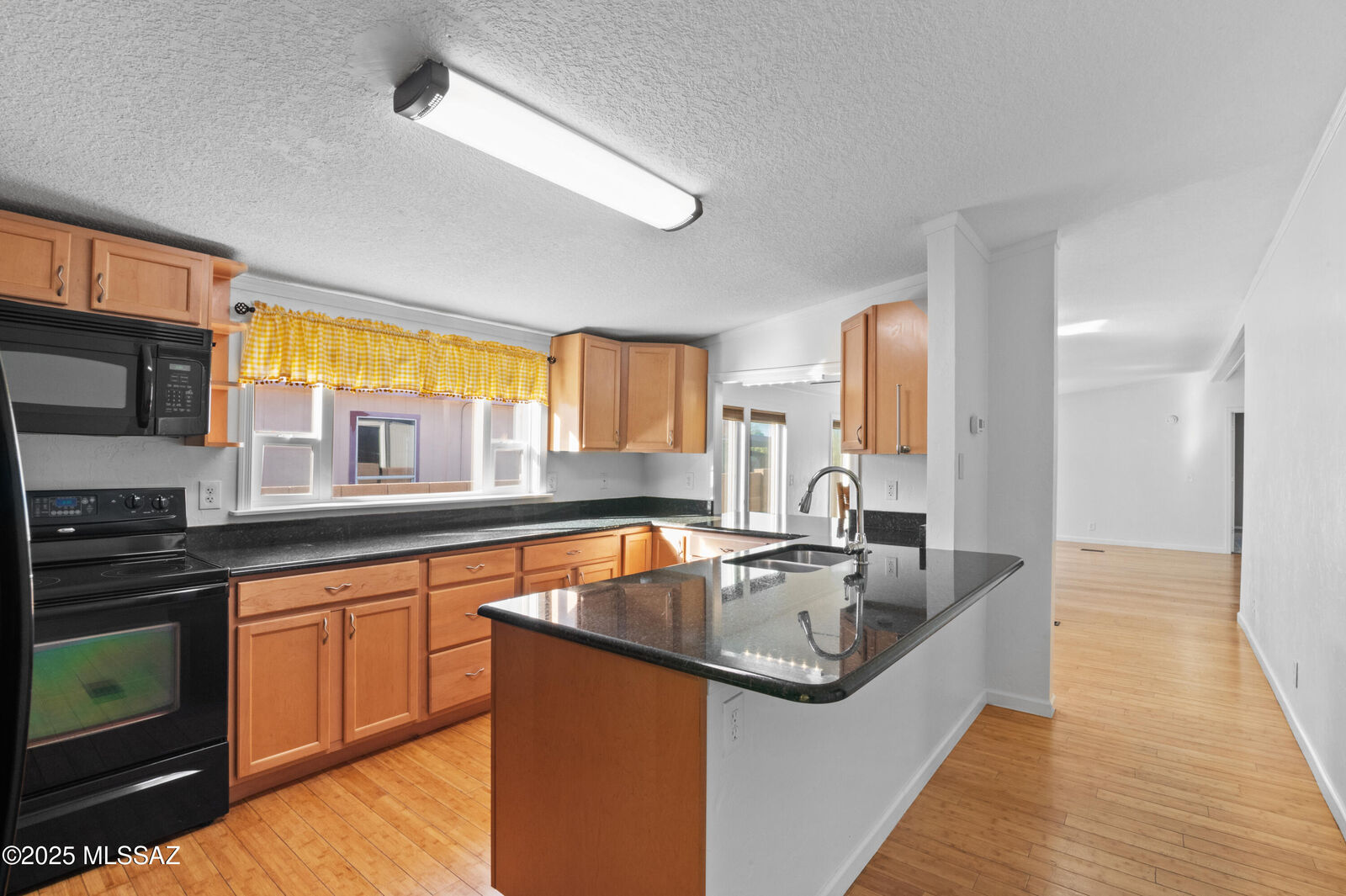 Property Photo: 9011 N Valgrind Lane AZ 85743