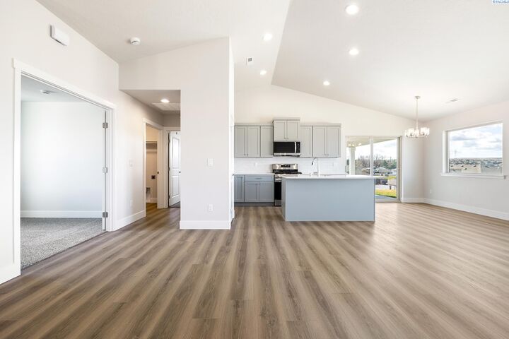 Property Photo: 2946 S Osborne St WA 99338