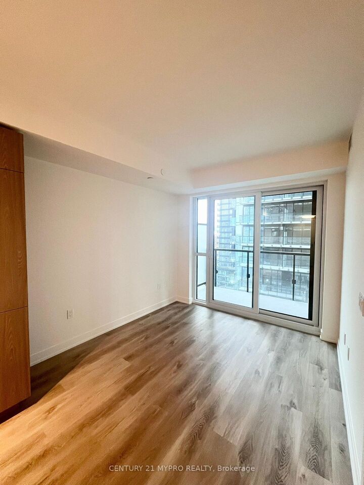 Property Photo: 120 Broadway Avenue 1107 ON M4P 0E9