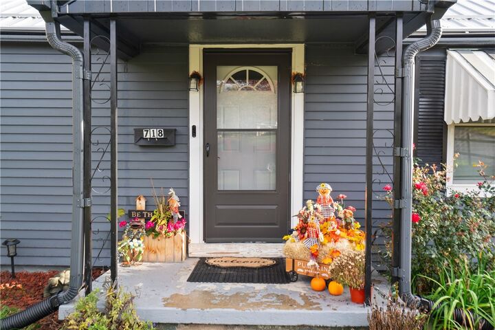 Property Photo:  718 Gladden Rd  PA 15317