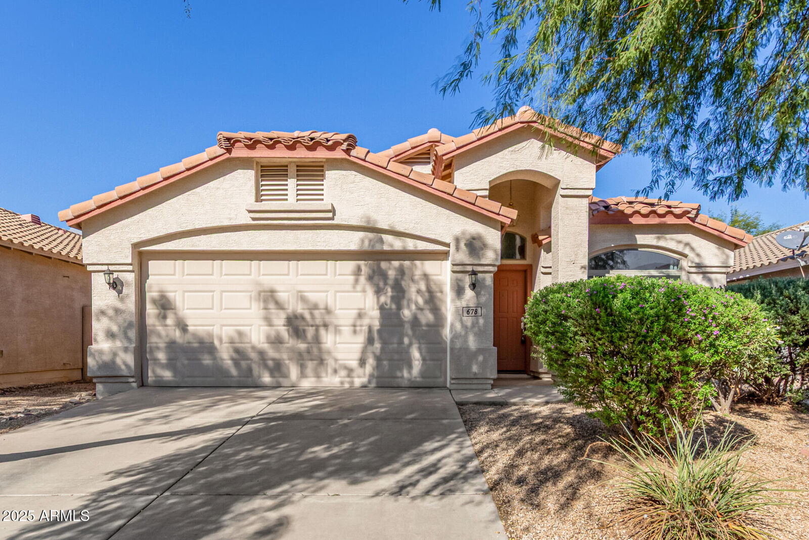 Property Photo:  678 E Leslie Avenue  AZ 85140