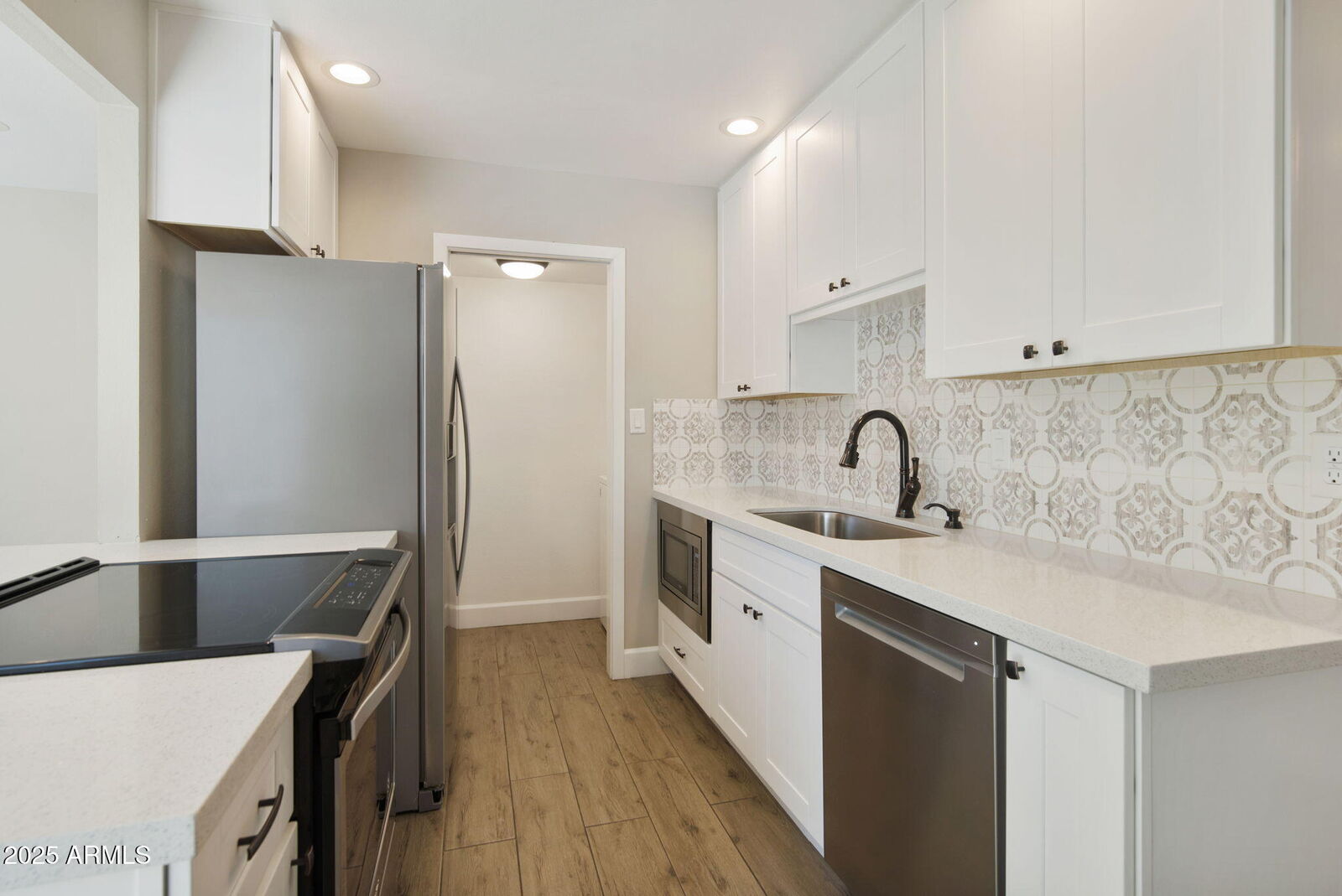 Property Photo: 2702 N 60th Street AZ 85257