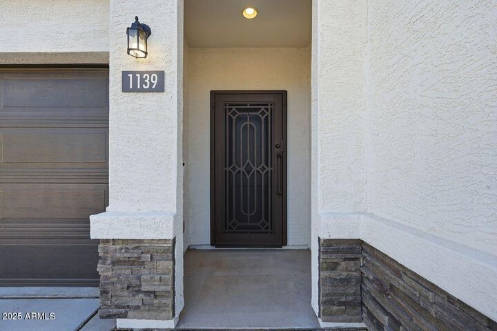 Property Photo:  1139 W Sand Canyon Court  AZ 85122 