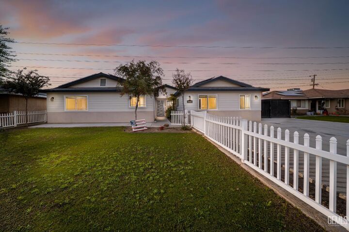 10512 Dee Dee Avenue  Bakersfield CA 93312 photo