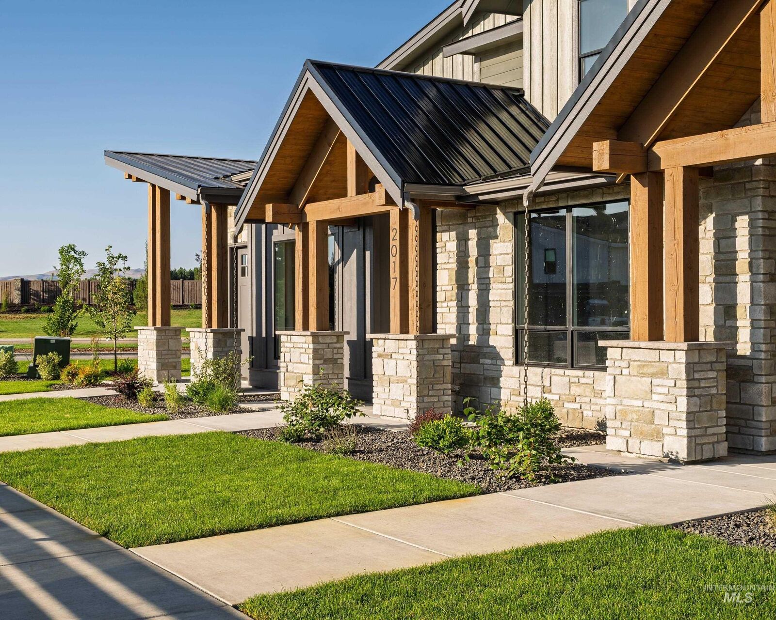 Property Photo: 2013 W Freya Ct ID 83616