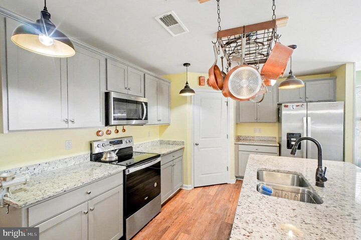 Property Photo:  16032 Grant Court  VA 22427