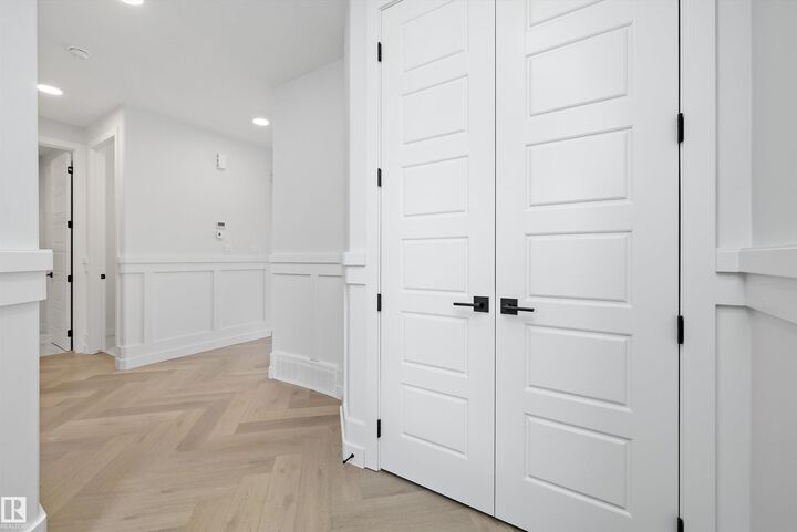 Property Photo:  32 Cannes Cove  AB T8T 2C6