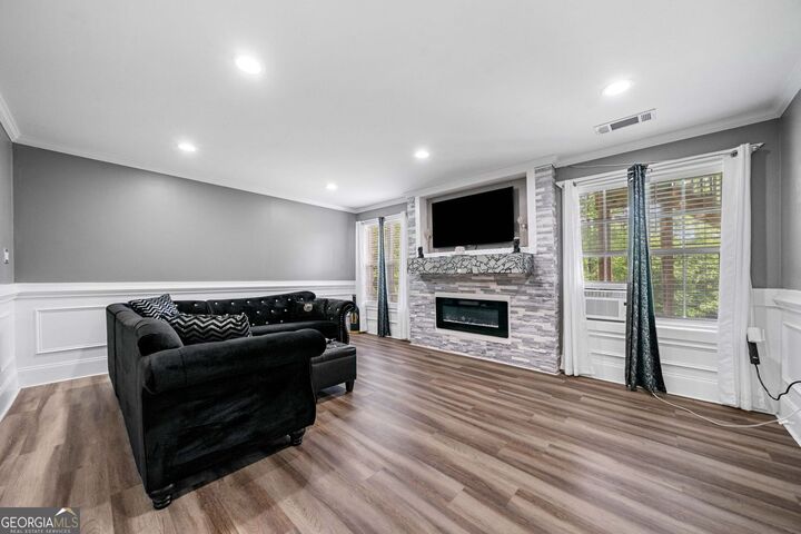 Property Photo:  209 Braemar Basement Apartment  GA 30253 