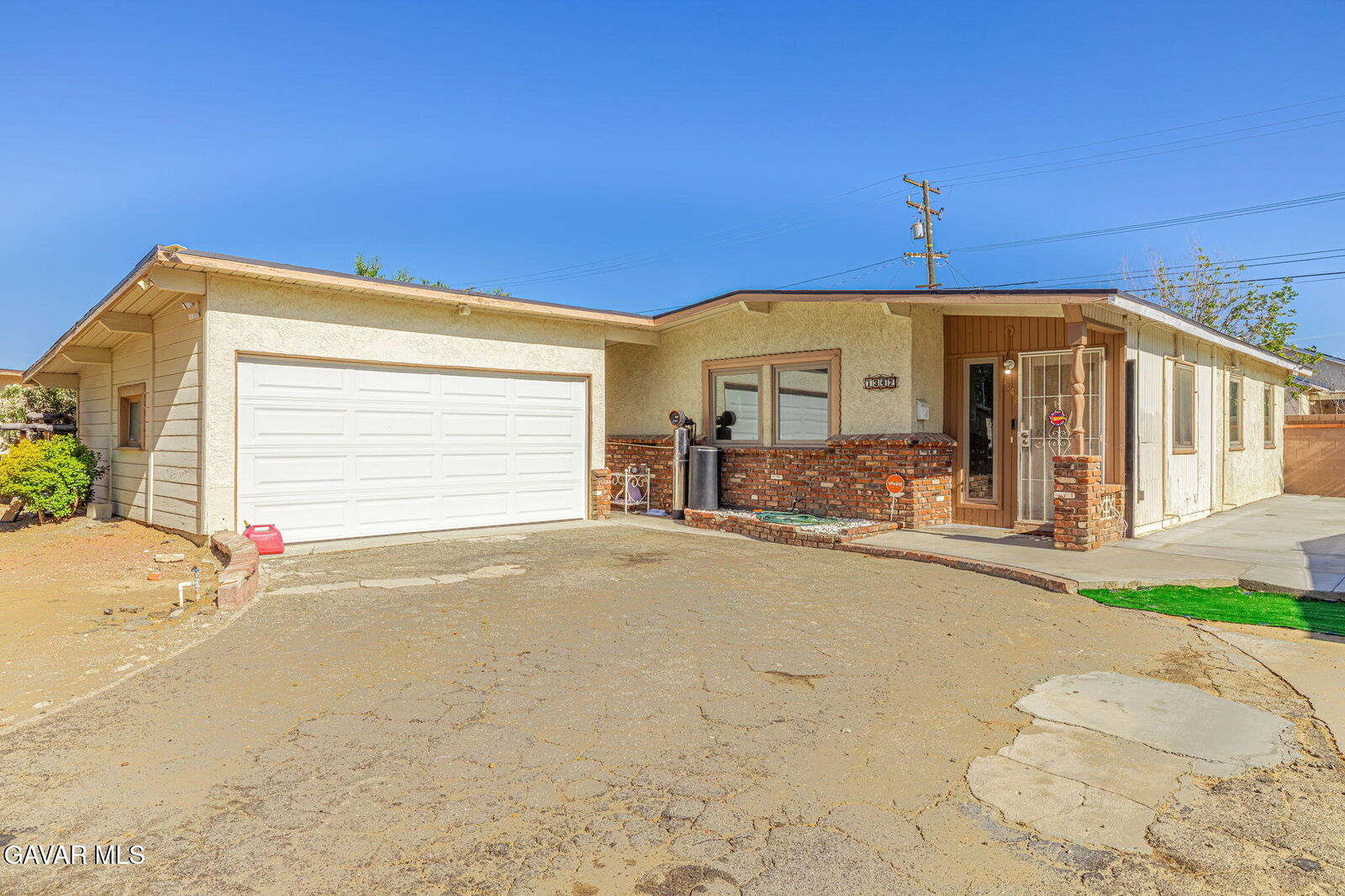 Property Photo: 1342 W Avenue H15 CA 93534