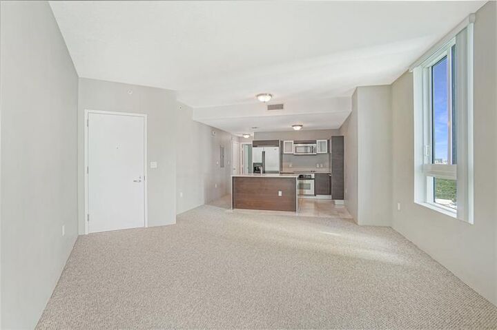 Property Photo:  1900 N Bayshore Dr 1710  FL 33132