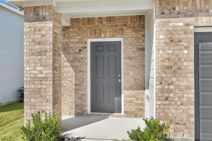 Property Photo:  524 Halifax Court  TX 77316 