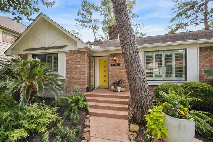 Property Photo: 14522 Ravenhurst Lane TX 77070