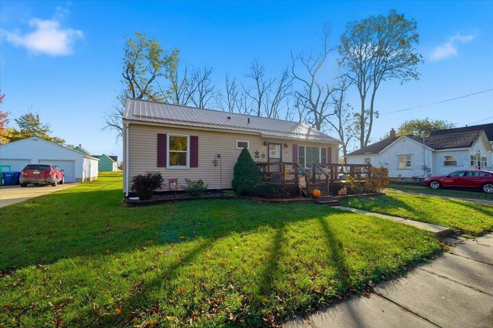 Property Photo: 825 1st Ave SW IA 50662