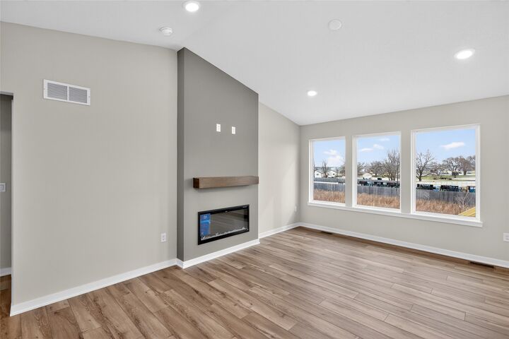 Property Photo: 6519 NE 11th Court IA 50313
