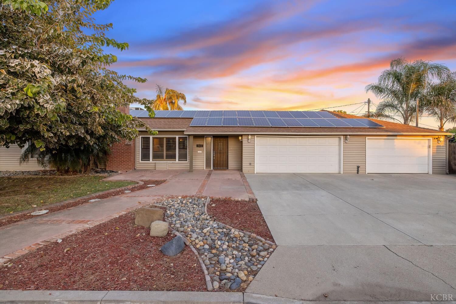 Property Photo:  1821 Mulberry Drive  CA 93230 