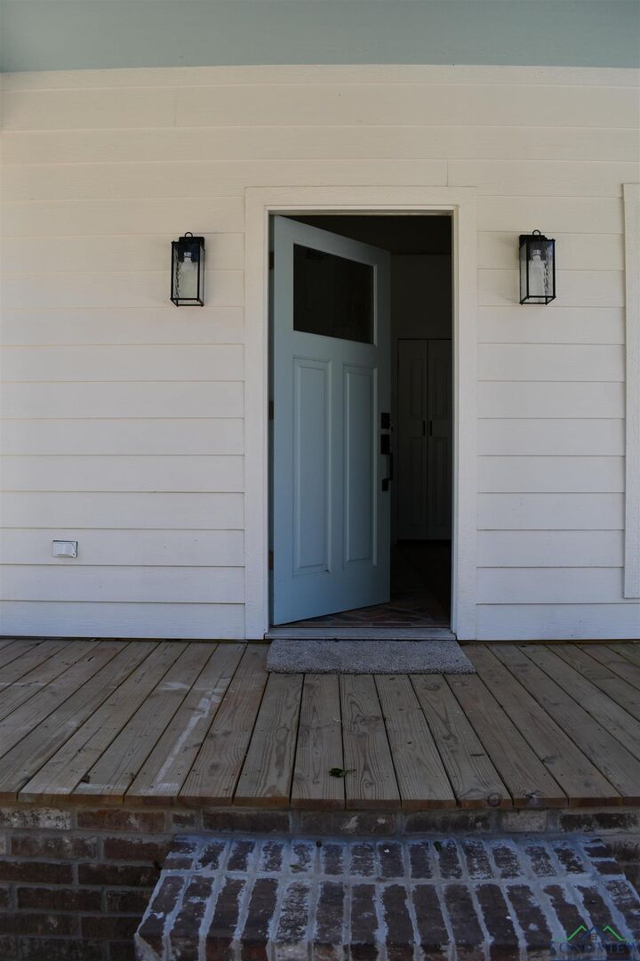 Property Photo:  1204 E Rusk  TX 75670 