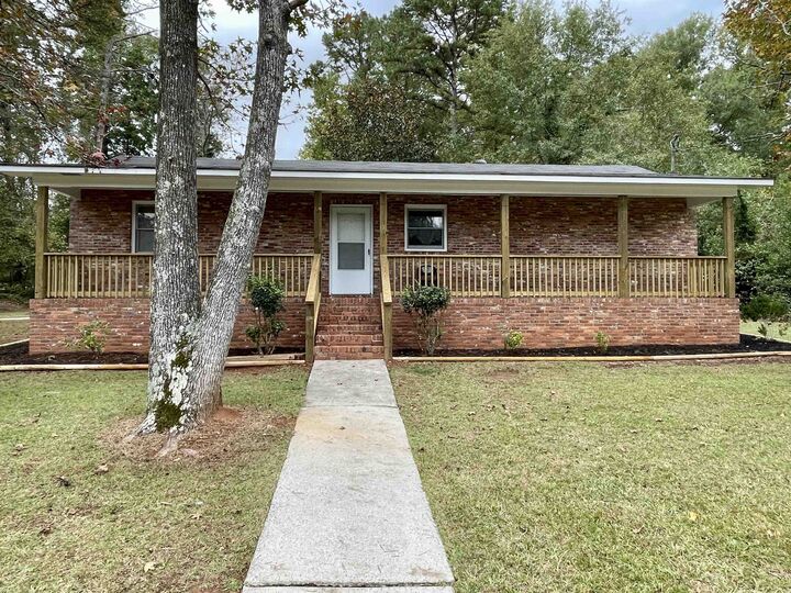 Property Photo:  301 Winchester Drive  GA 31024 