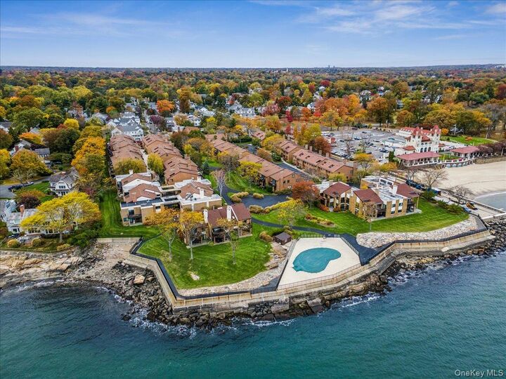 Property Photo:  70 Waters Edge 70  NY 10580 