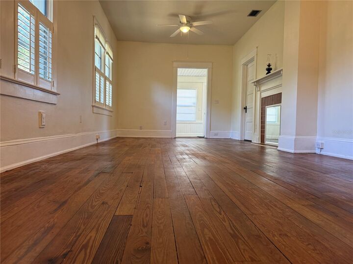 Property Photo:  840 E 9th Avenue  FL 32757 