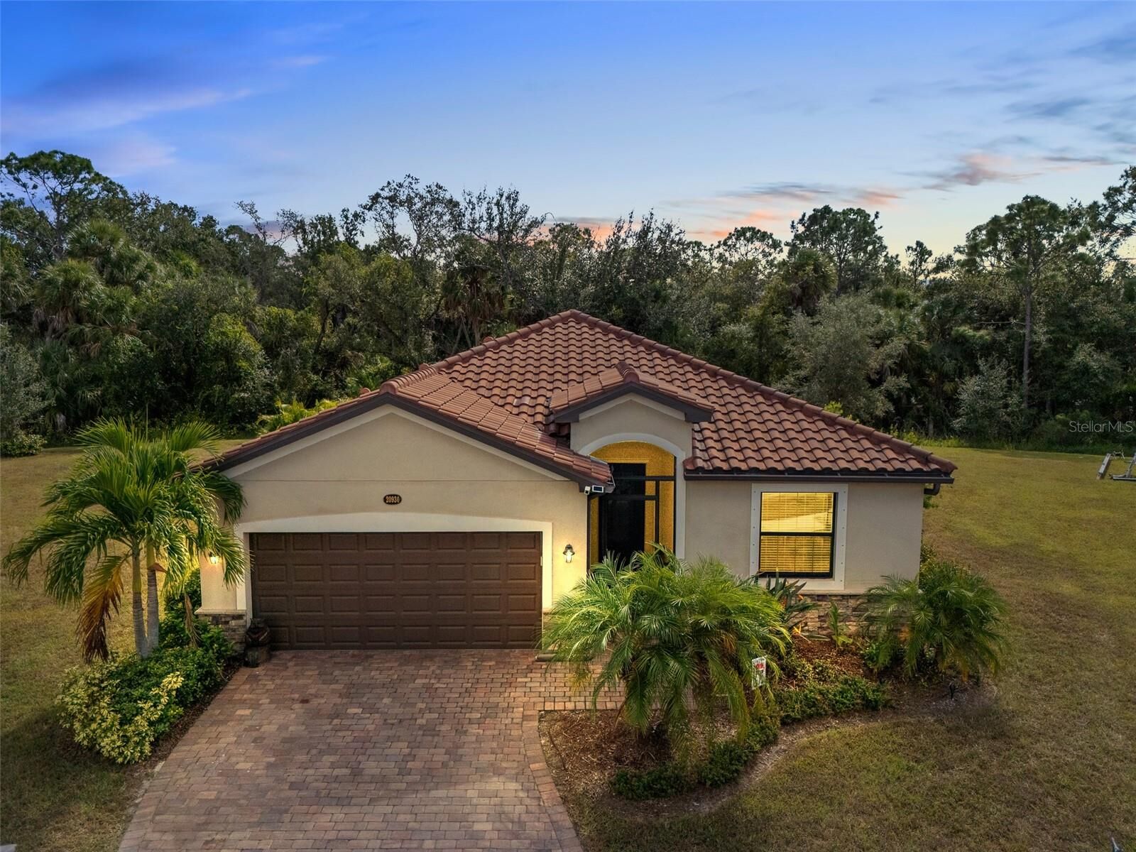 Property Photo:  20930 Valore Court  FL 34293