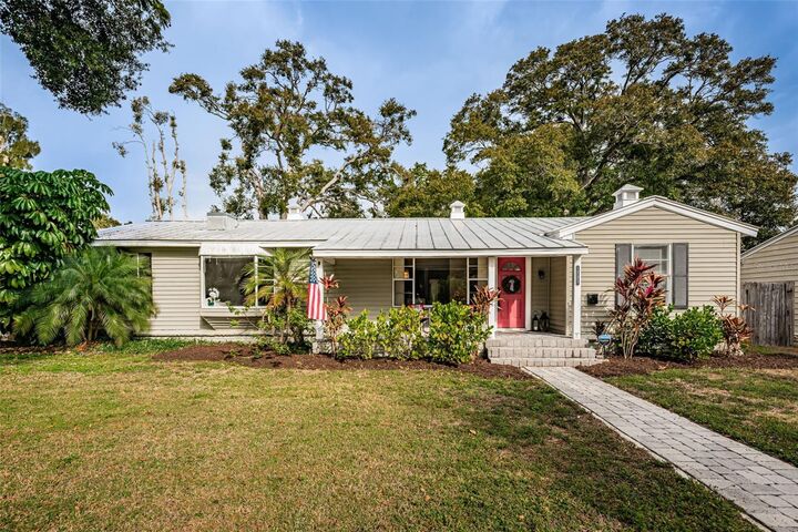 Property Photo: 1735 23rd Avenue N FL 33713