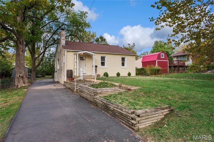 Property Photo:  10411 Maddox Place  MO 63114 