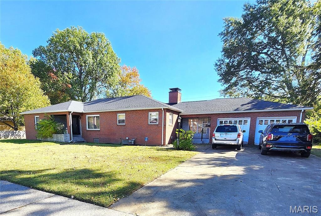 Property Photo:  2646 Delmar Avenue  IL 62040 