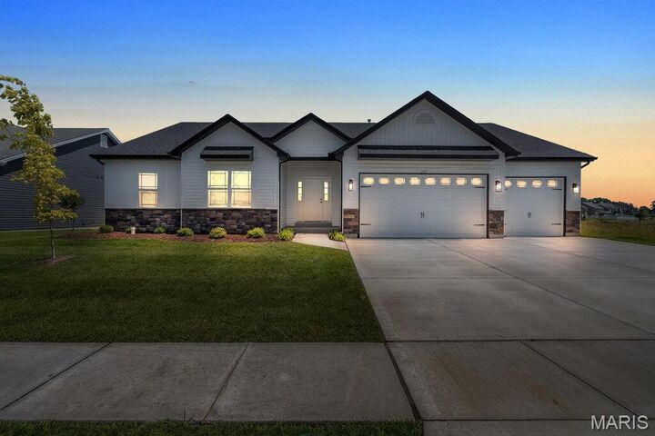 Property Photo:  212 Woodhurst  MO 63385 