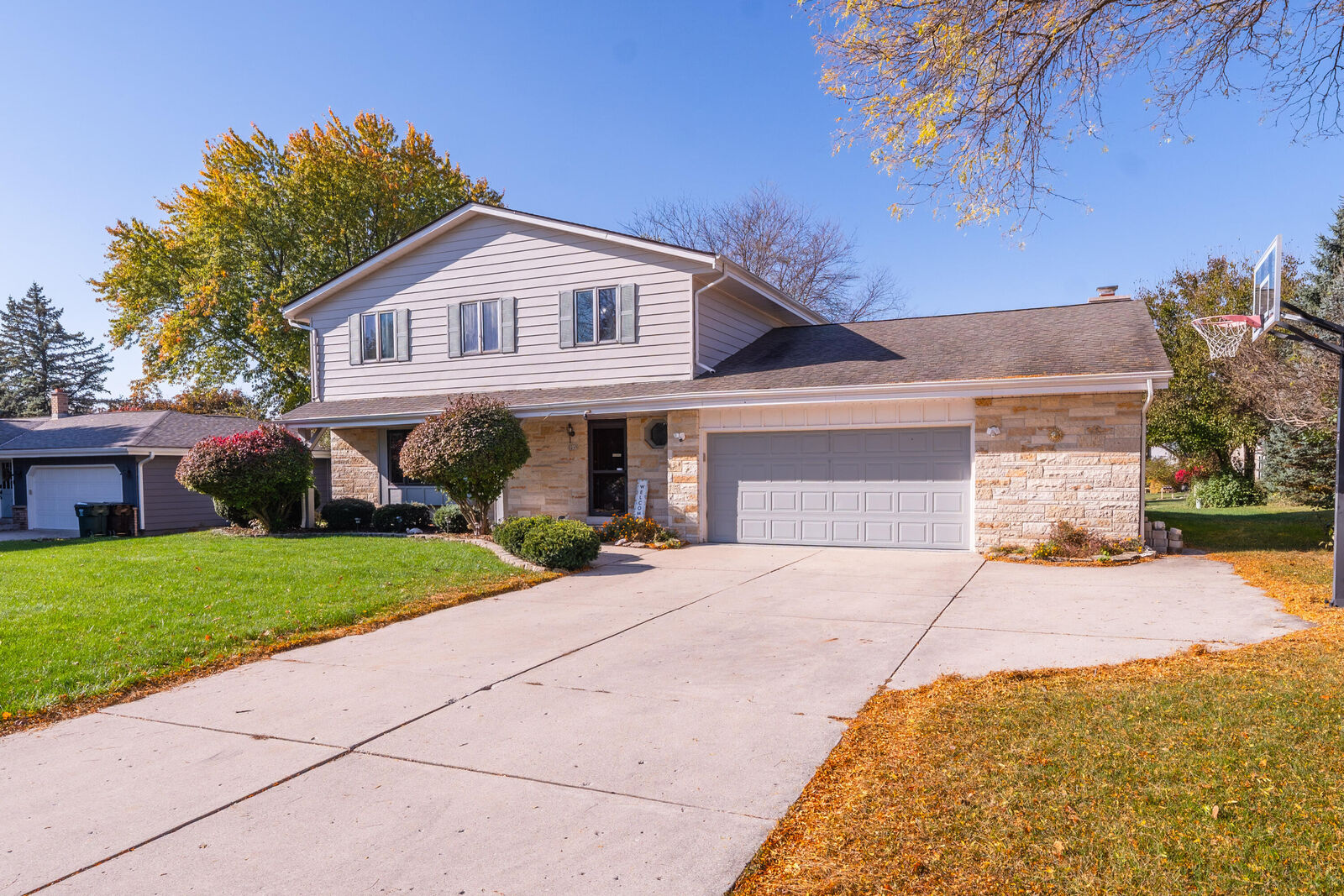 Property Photo:  3295 S 149th St  WI 53151 