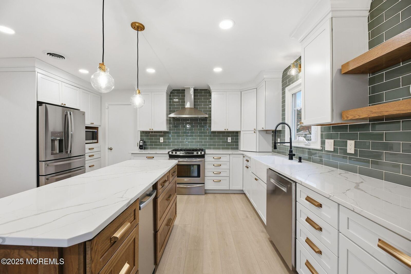 Property Photo:  24 Bugle Court  NJ 08757 