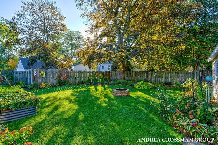 Property Photo:  136 E 39th Street  MI 49423 