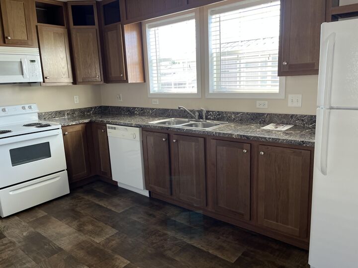 Property Photo: 1304 Wildfield Lane MI 49412