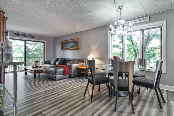 Property Photo: 1389 Perry Street 303 IL 60016